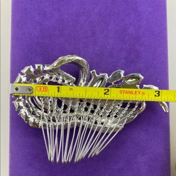 Elegant Silver Rhinestone Wedding Hair Comb - Picture 4 of 4